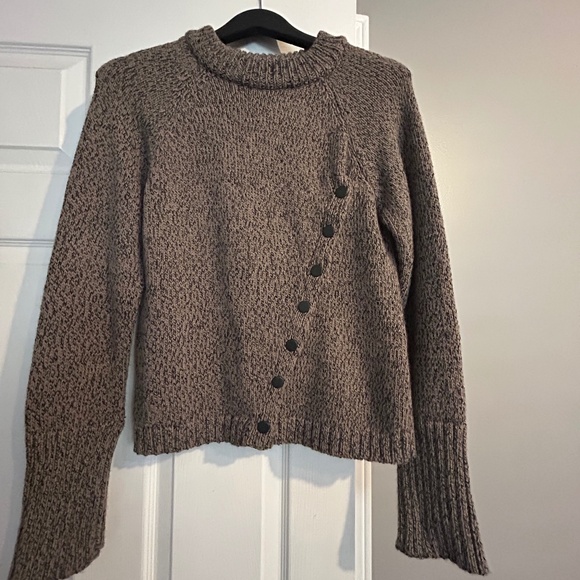 Sweater - Picture 1 of 2